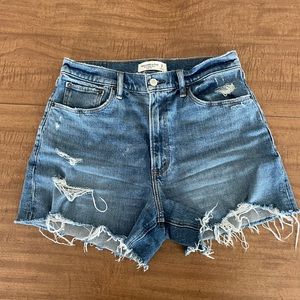 Abercrombie 4” Mom Short High Rise Curve Love